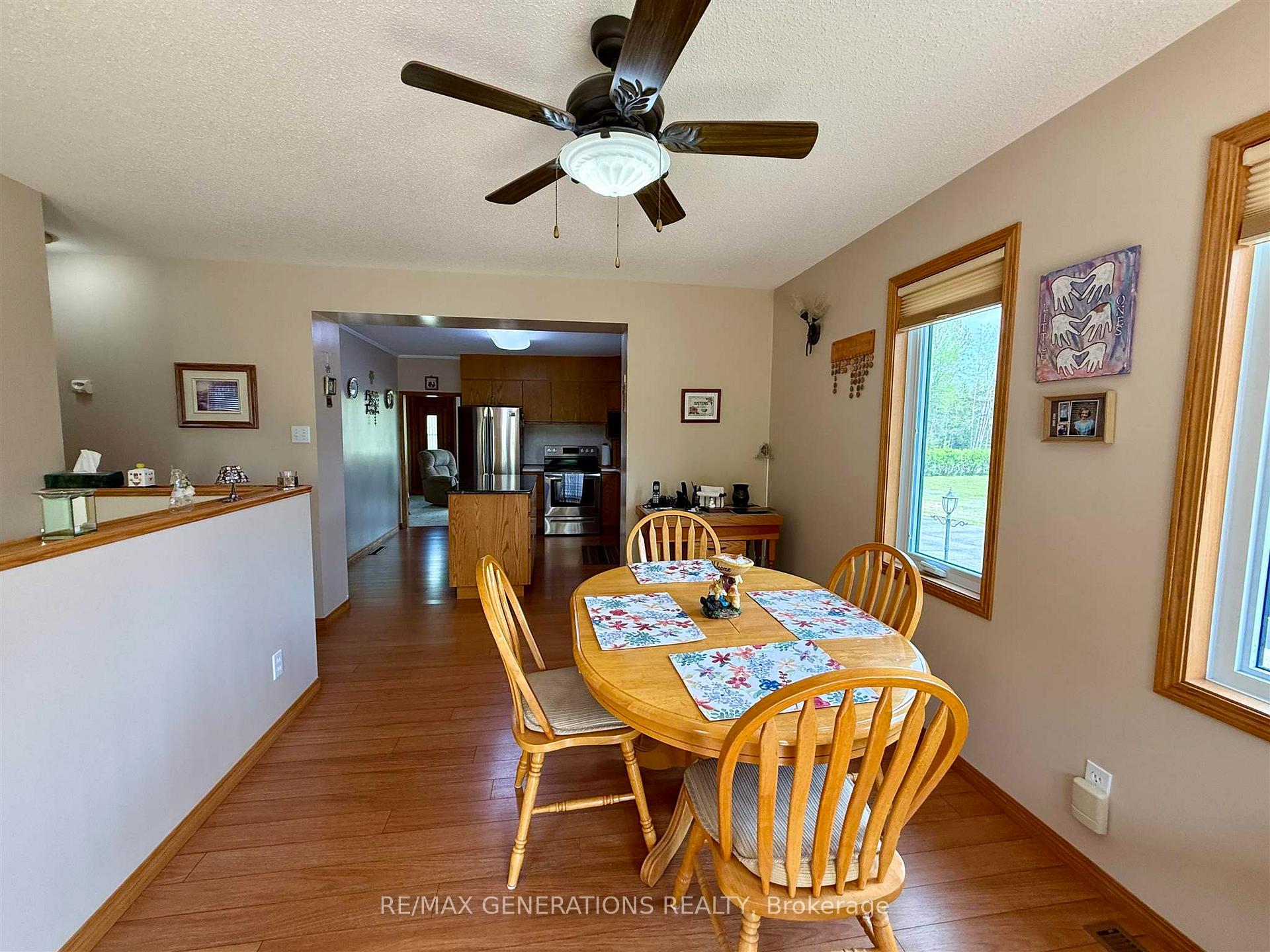 Photo 5 of 2344 Broadway Avenue, Thunder Bay, Rosslyn Road — HOMEH