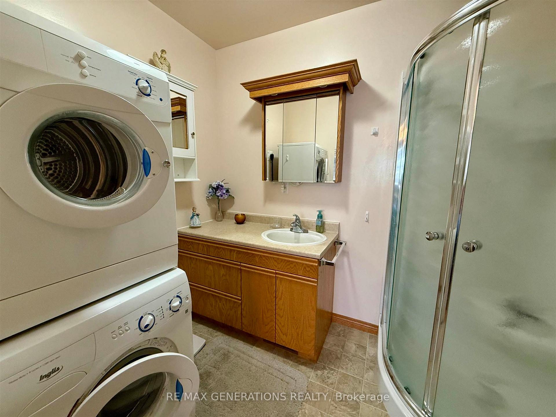 Photo 10 of 2344 Broadway Avenue, Thunder Bay, Rosslyn Road — HOMEH