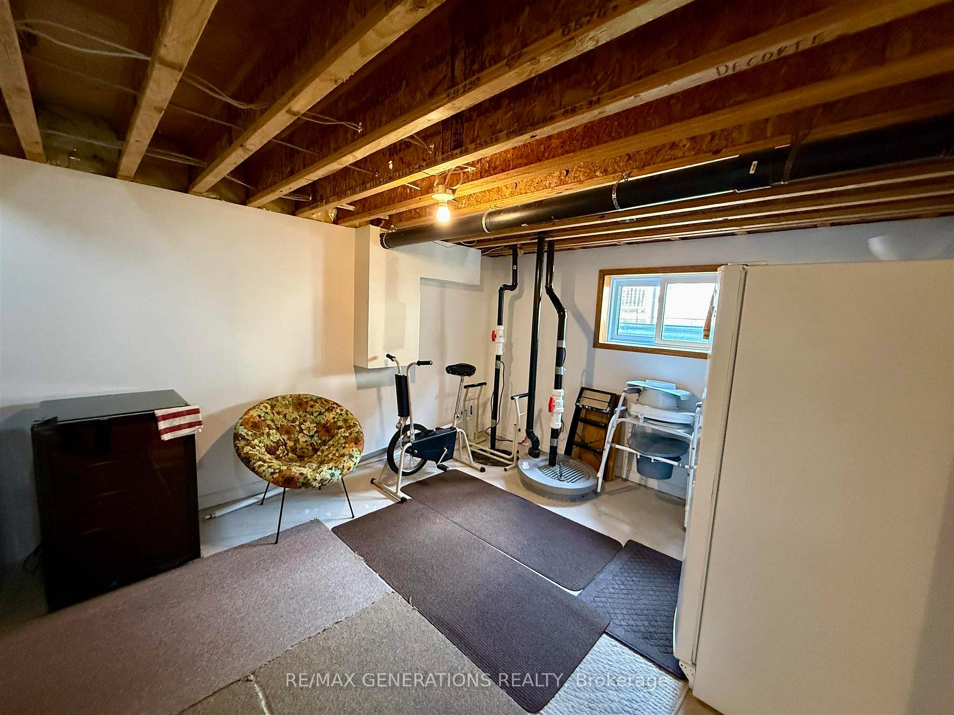 Photo 21 of 2344 Broadway Avenue, Thunder Bay, Rosslyn Road — HOMEH