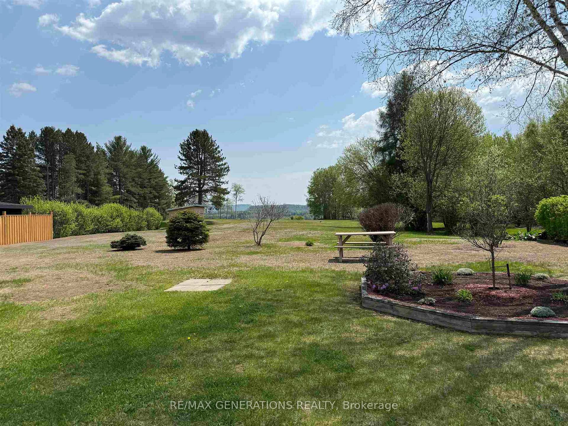Photo 24 of 2344 Broadway Avenue, Thunder Bay, Rosslyn Road — HOMEH