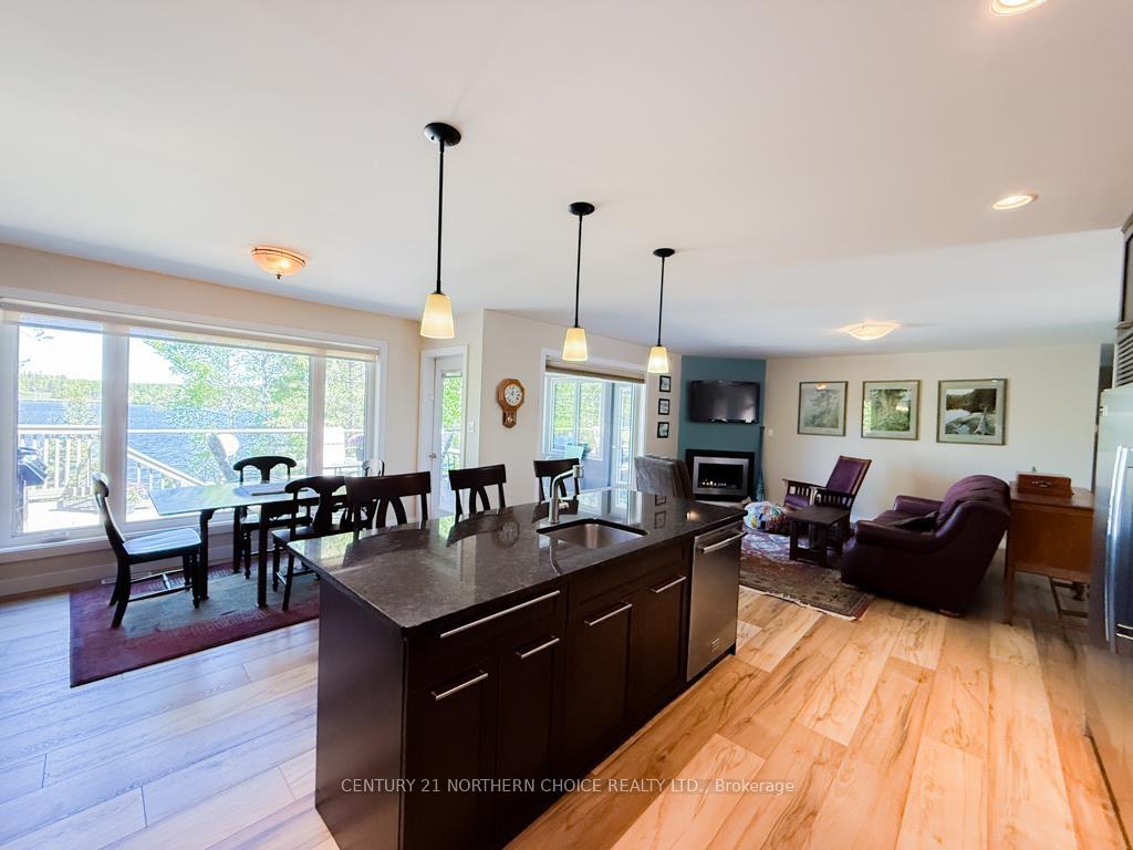 Photo 10 of 20 Birchwood Crescent, Kenora, Pinecrest — HOMEH