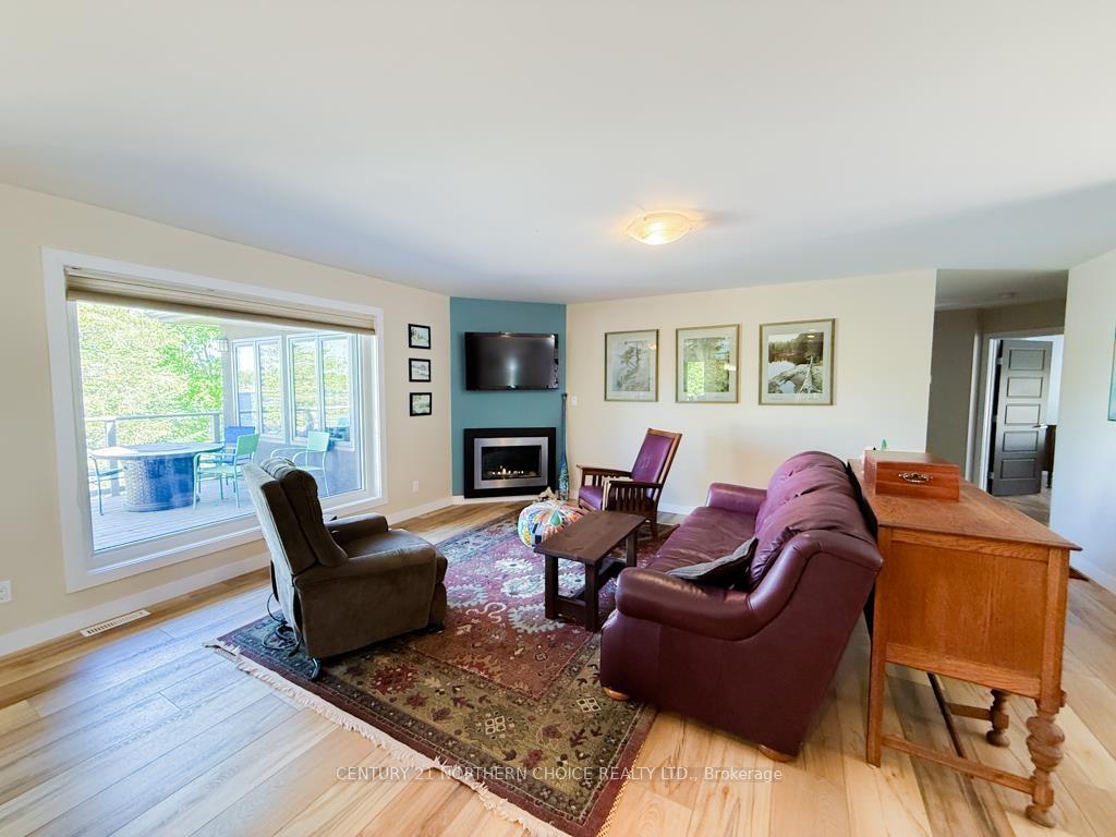Photo 11 of 20 Birchwood Crescent, Kenora, Pinecrest — HOMEH