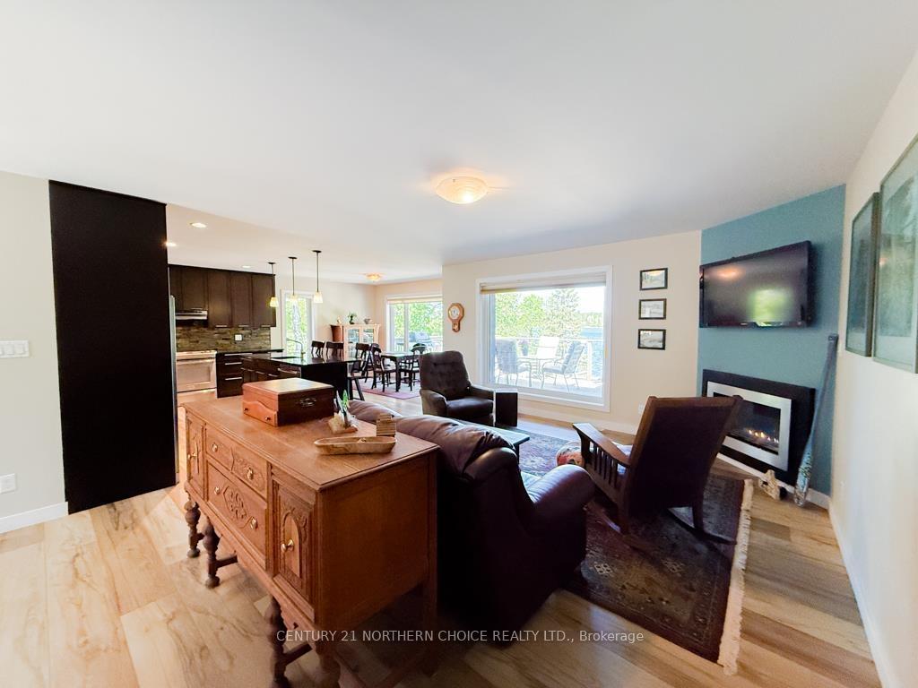 Photo 12 of 20 Birchwood Crescent, Kenora, Pinecrest — HOMEH