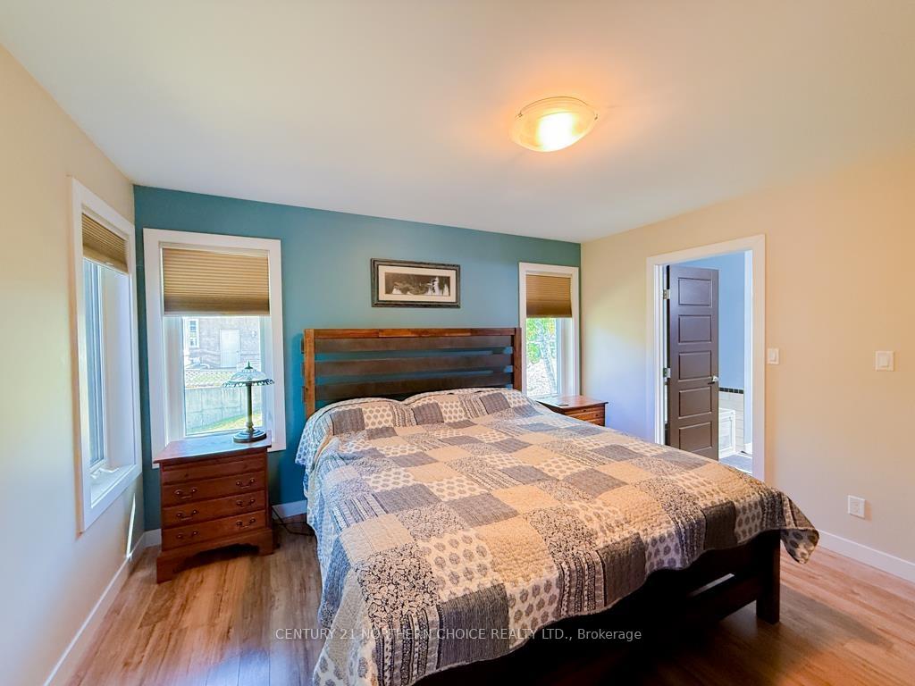 Photo 16 of 20 Birchwood Crescent, Kenora, Pinecrest — HOMEH