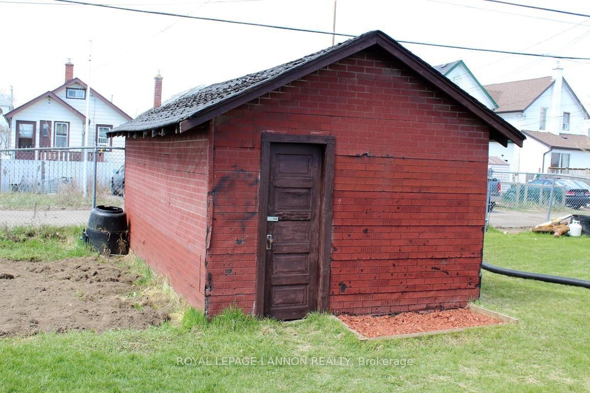 Photo 19 of 605 Prince Arthur Boulevard, Thunder Bay, East End — HOMEH