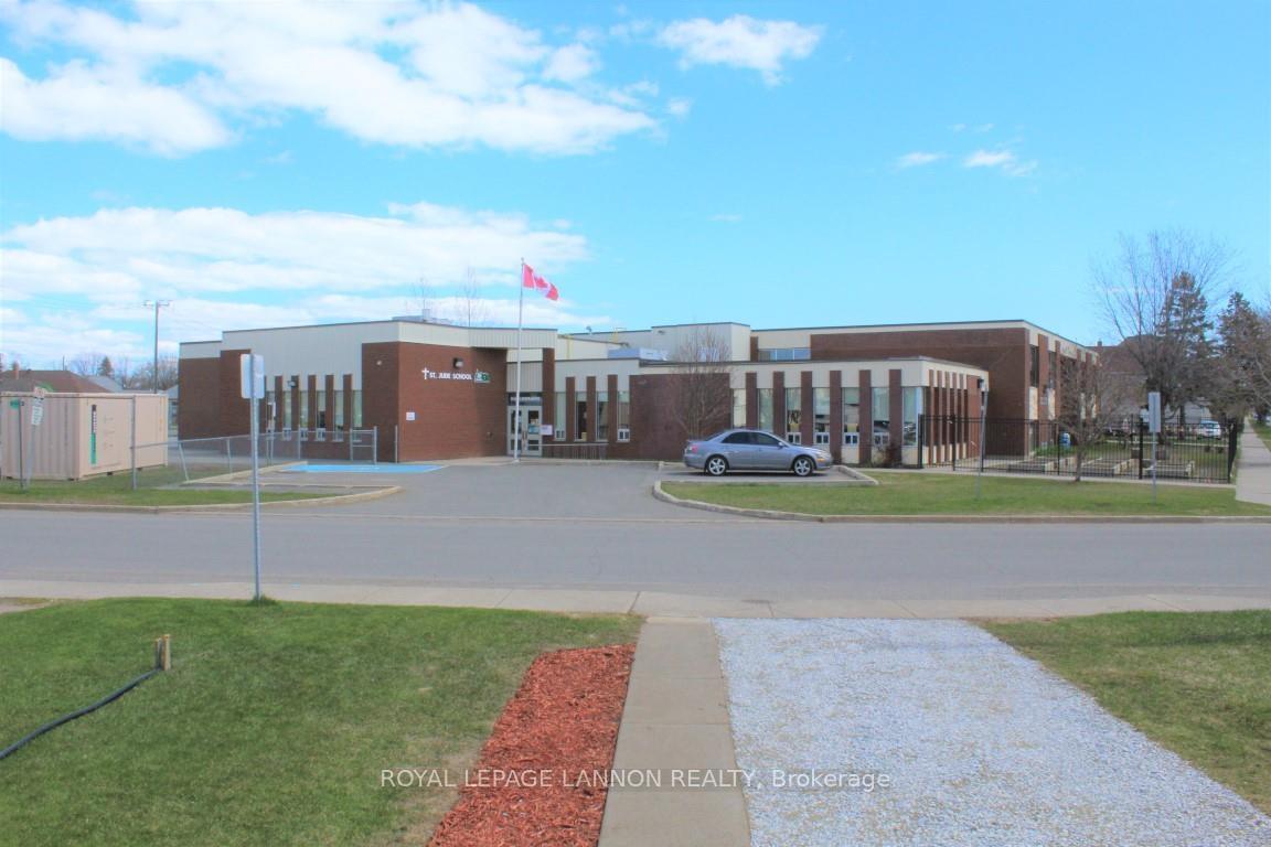 Photo 20 of 605 Prince Arthur Boulevard, Thunder Bay, East End — HOMEH