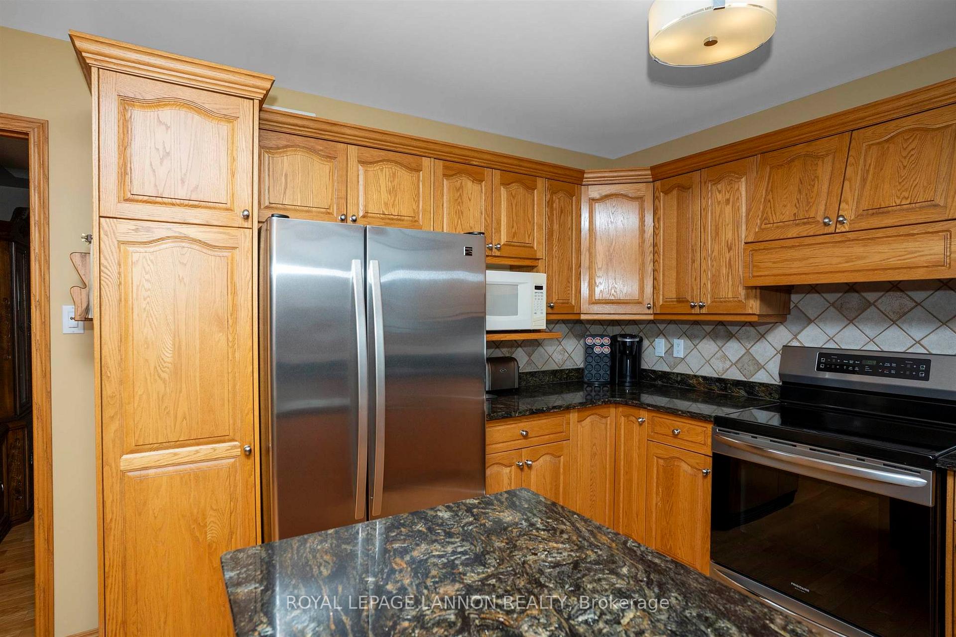 Photo 3 of 120 Wolverine Crescent, Thunder Bay, Parkdale — HOMEH