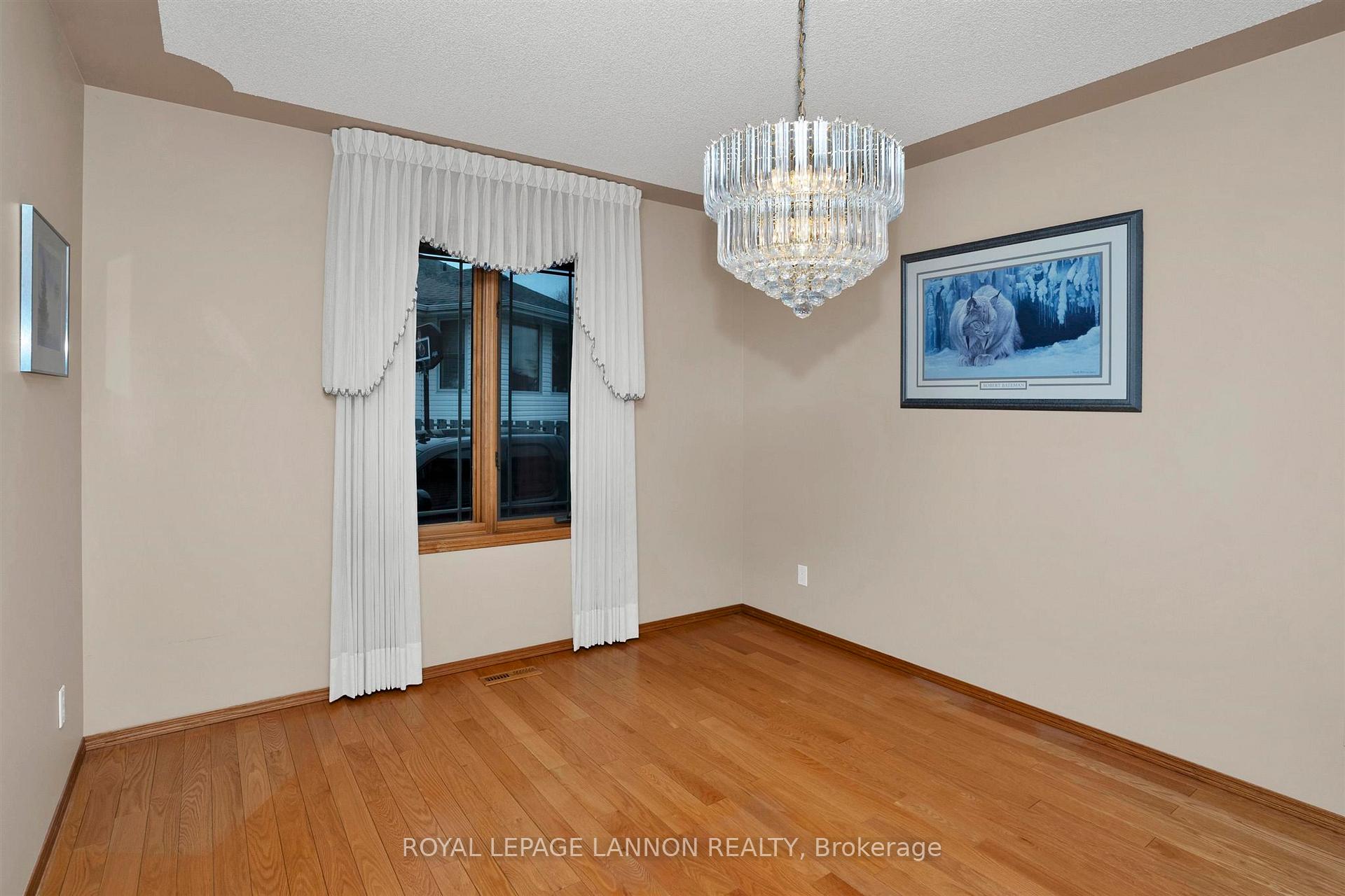Photo 6 of 120 Wolverine Crescent, Thunder Bay, Parkdale — HOMEH