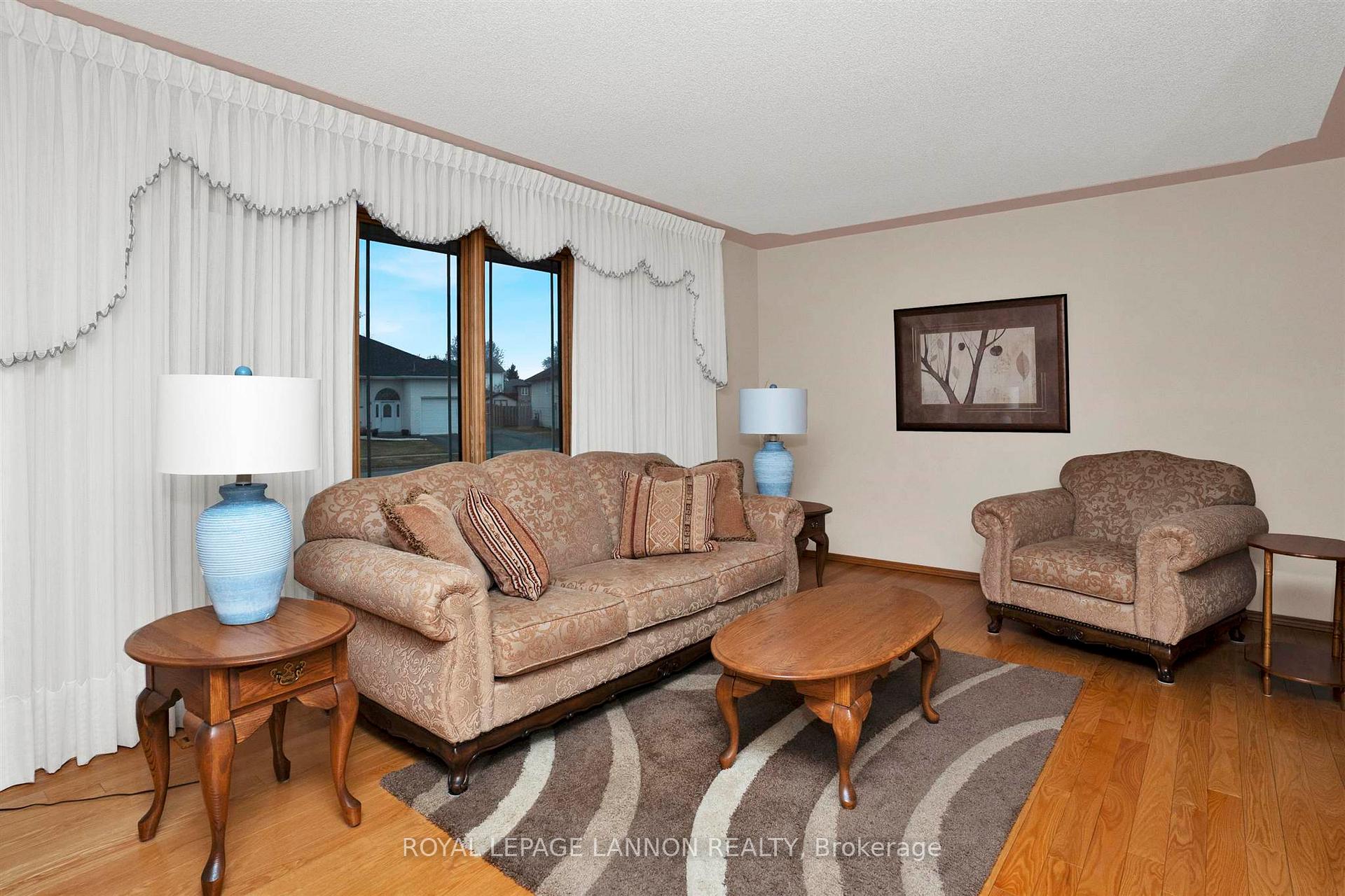 Photo 9 of 120 Wolverine Crescent, Thunder Bay, Parkdale — HOMEH
