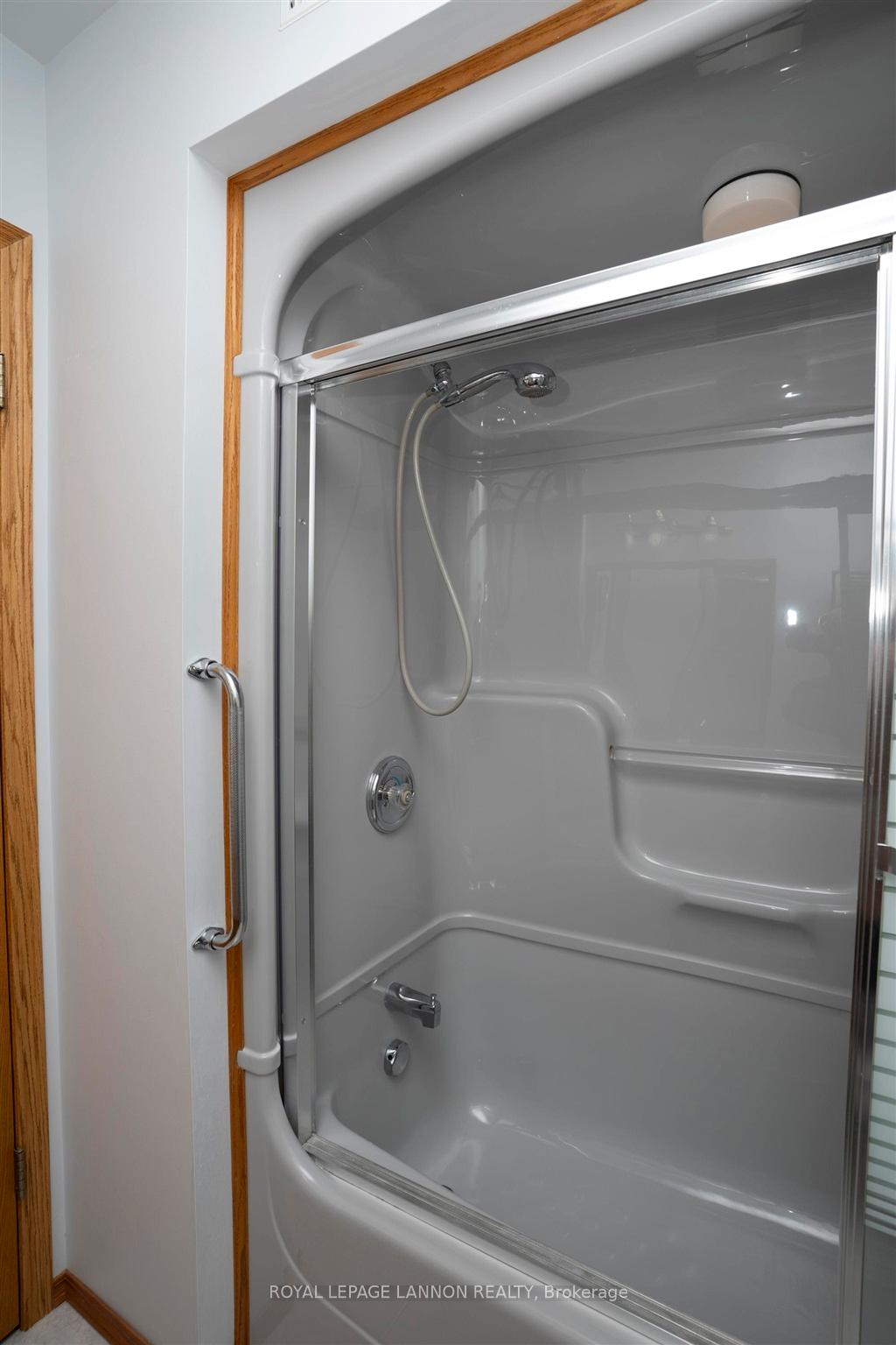 Photo 23 of 120 Wolverine Crescent, Thunder Bay, Parkdale — HOMEH