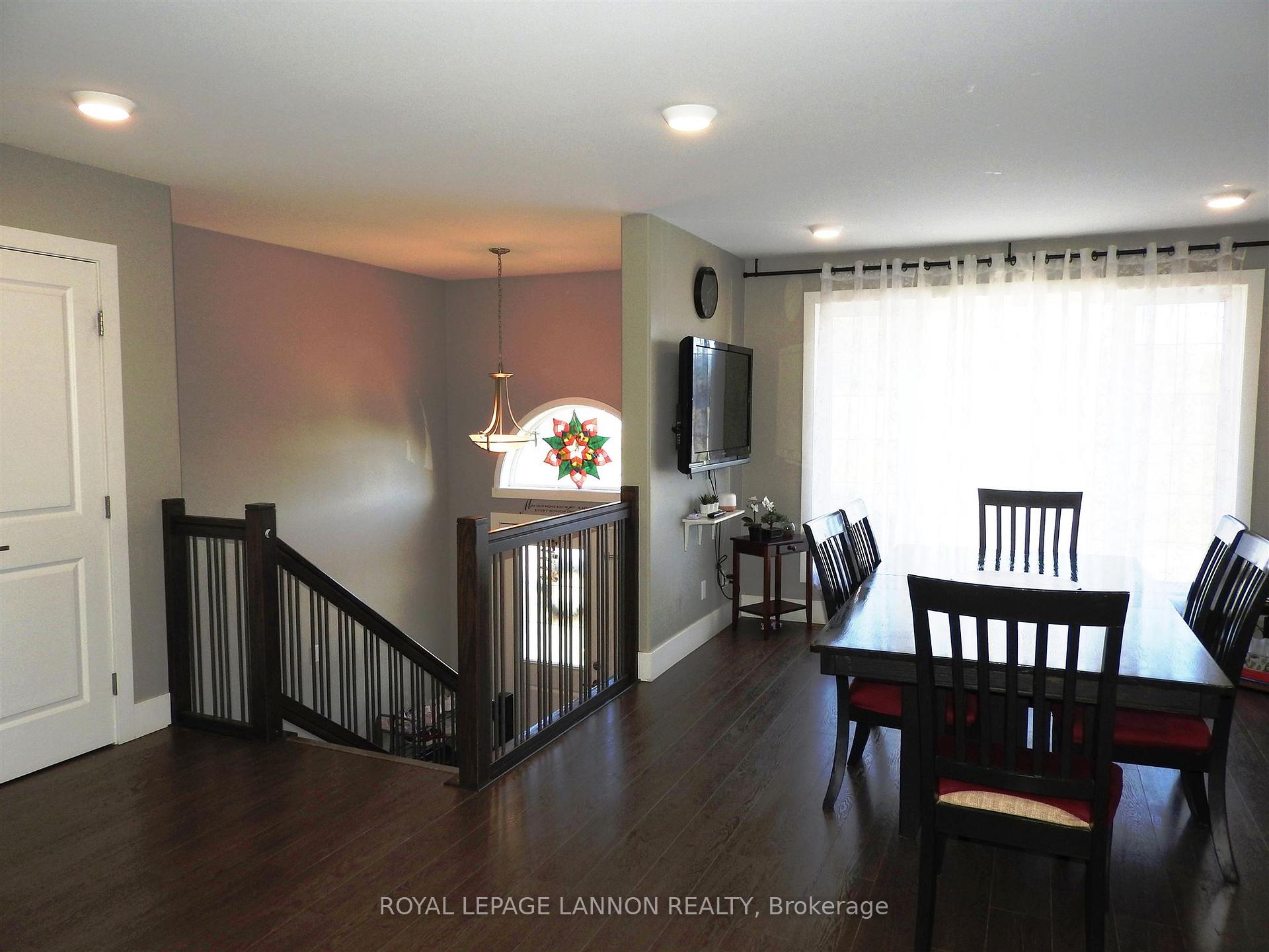 Photo 3 of 901 Stapleton Street, Thunder Bay, Westfort — HOMEH