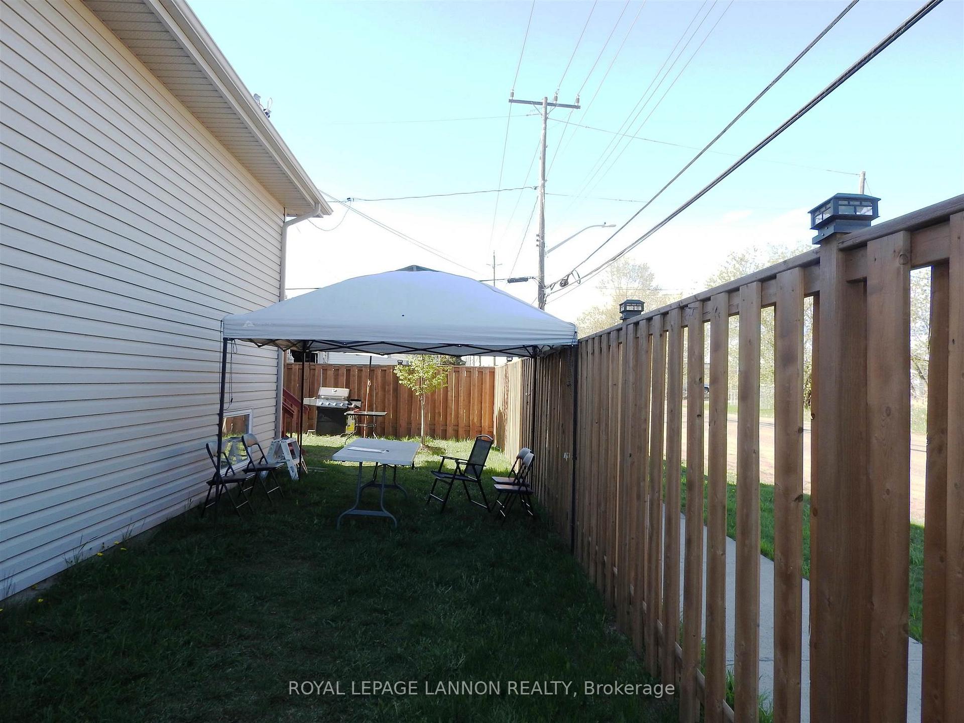 Photo 21 of 901 Stapleton Street, Thunder Bay, Westfort — HOMEH