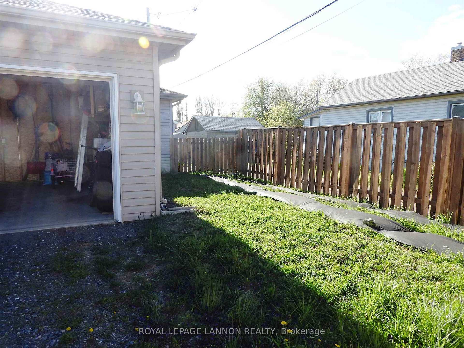 Photo 26 of 901 Stapleton Street, Thunder Bay, Westfort — HOMEH