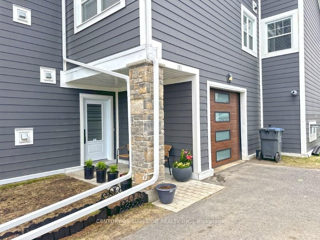 Photo 2 of Unit 101, 443 Van Norman Street, Thunder Bay, College Heights — HOMEH