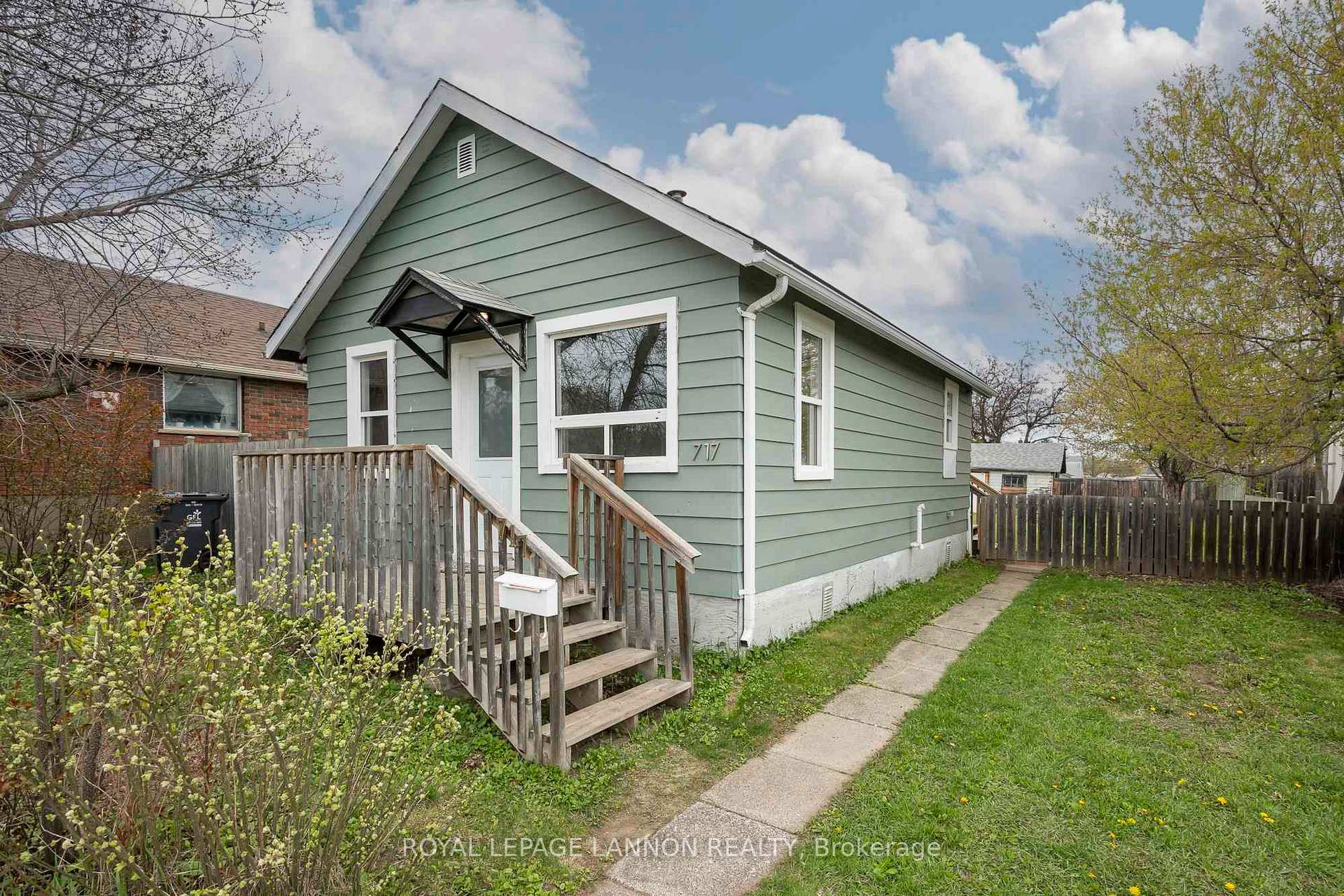 Photo 1 of 717 Northern Avenue, Thunder Bay, McKeller Park — HOMEH