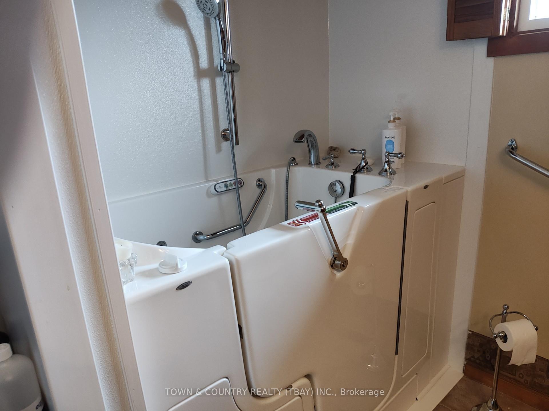 Photo 11 of 79 Ray Blvd, Thunder Bay, Mariday Heights — HOMEH