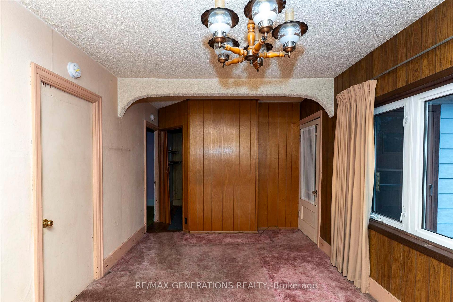 Photo 9 of 903 Centre Avenue, Thunder Bay, Westfort — HOMEH