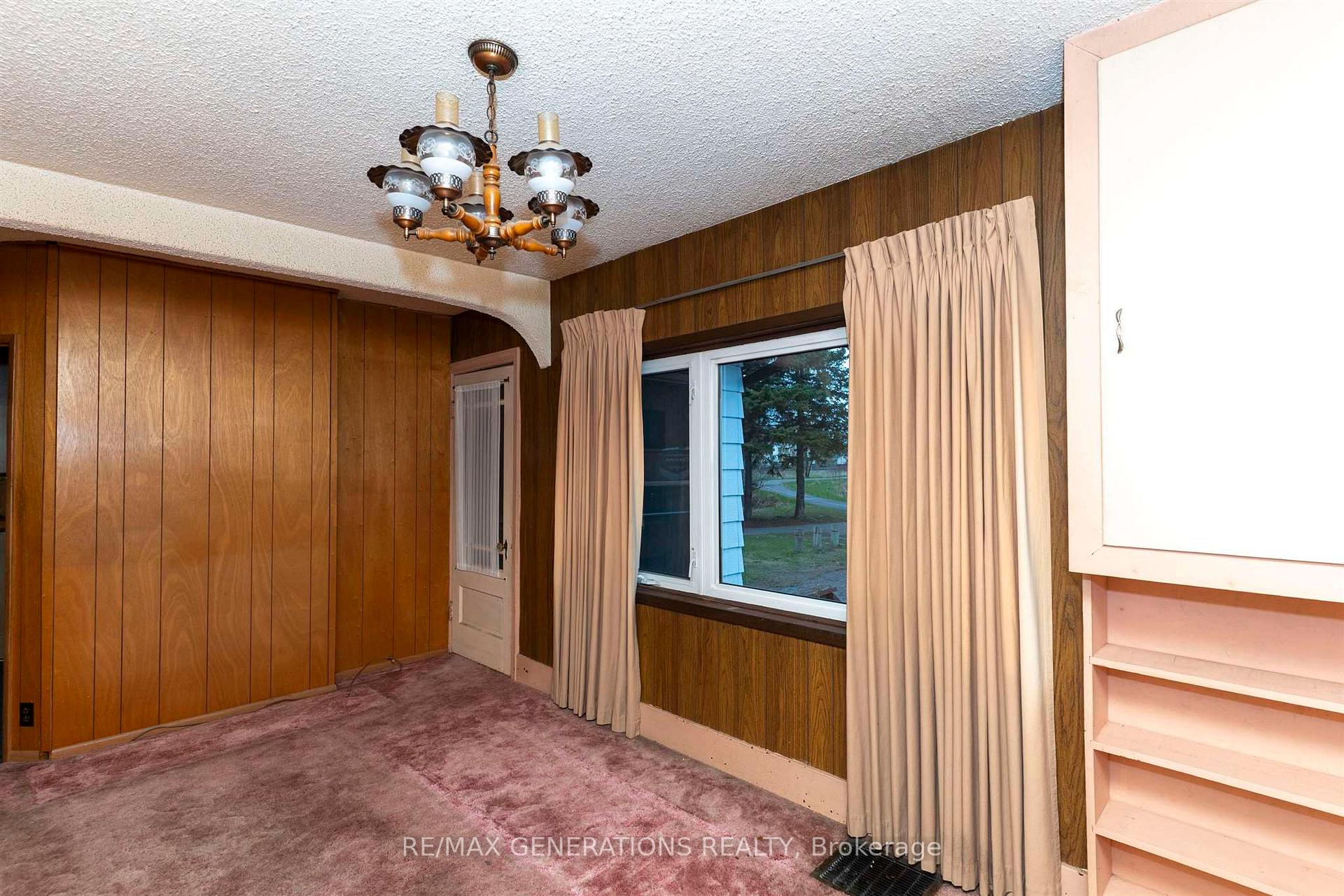 Photo 11 of 903 Centre Avenue, Thunder Bay, Westfort — HOMEH