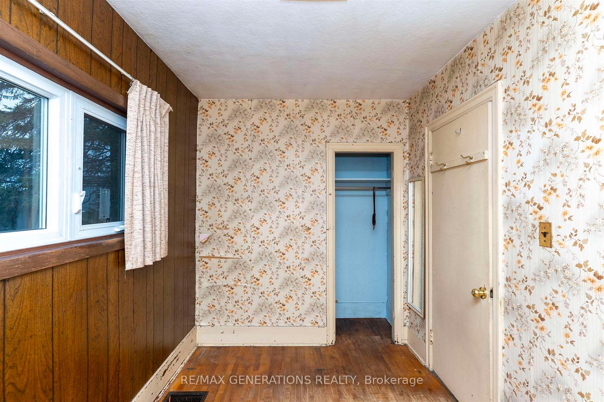 Photo 13 of 903 Centre Avenue, Thunder Bay, Westfort — HOMEH