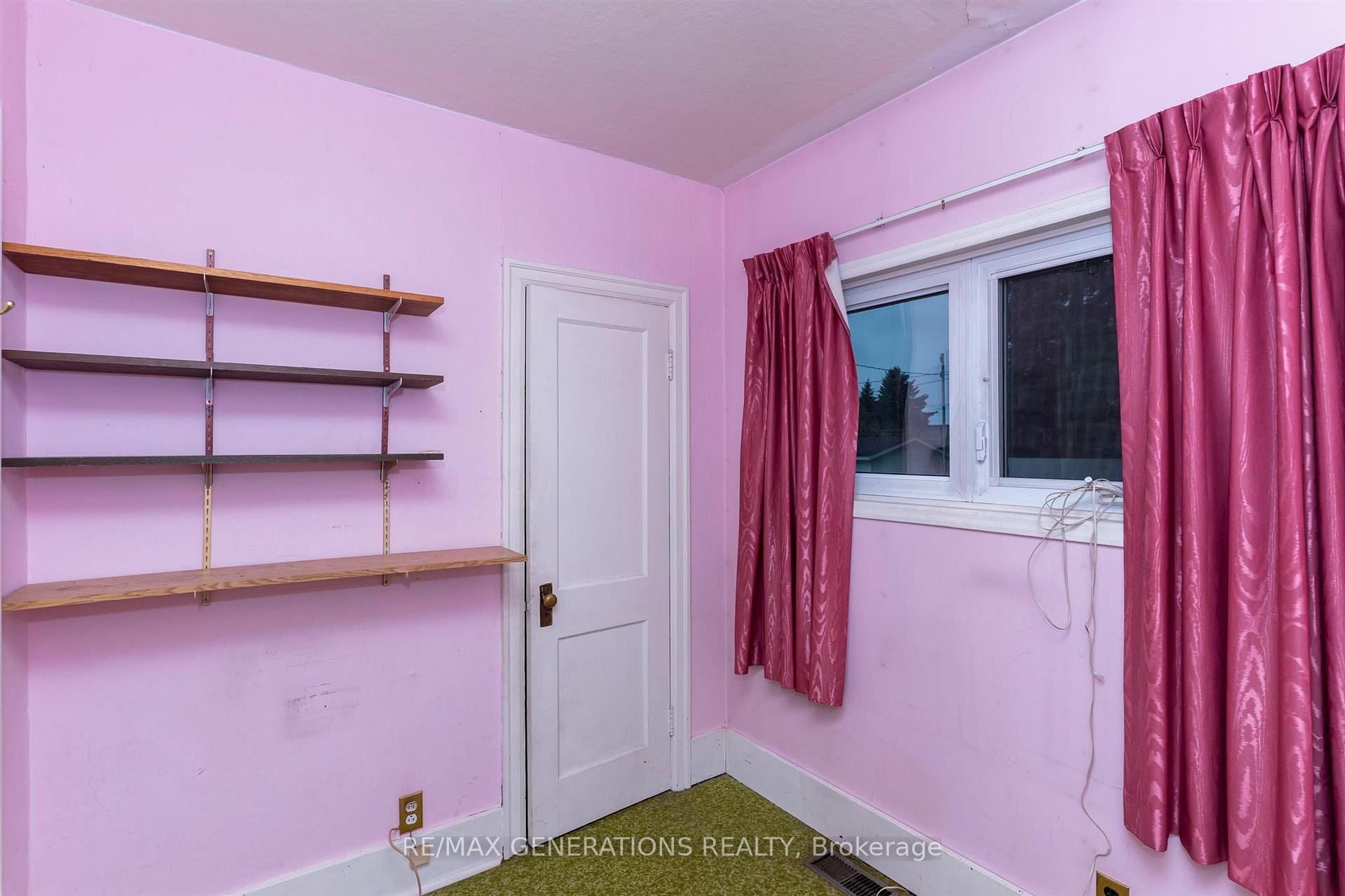 Photo 14 of 903 Centre Avenue, Thunder Bay, Westfort — HOMEH