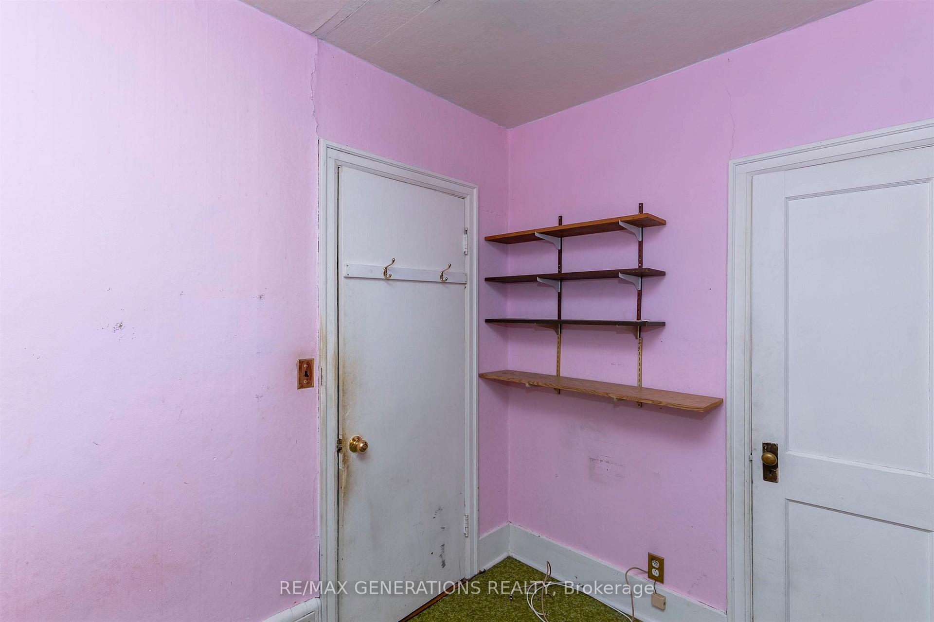 Photo 15 of 903 Centre Avenue, Thunder Bay, Westfort — HOMEH