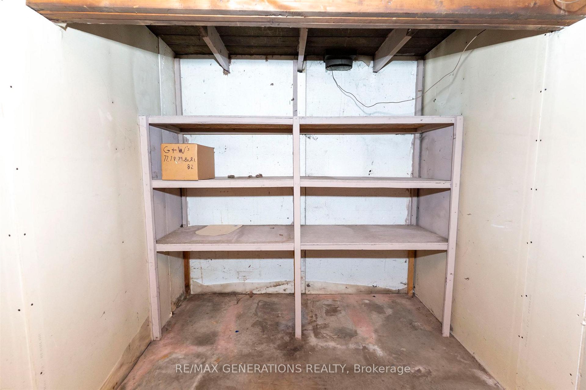 Photo 23 of 903 Centre Avenue, Thunder Bay, Westfort — HOMEH