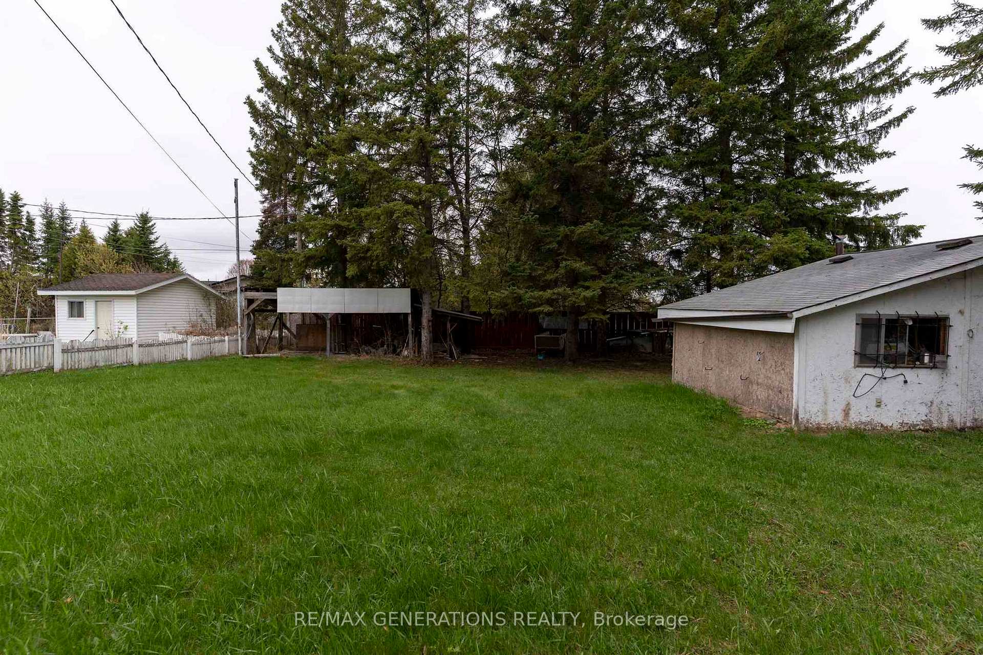 Photo 25 of 903 Centre Avenue, Thunder Bay, Westfort — HOMEH