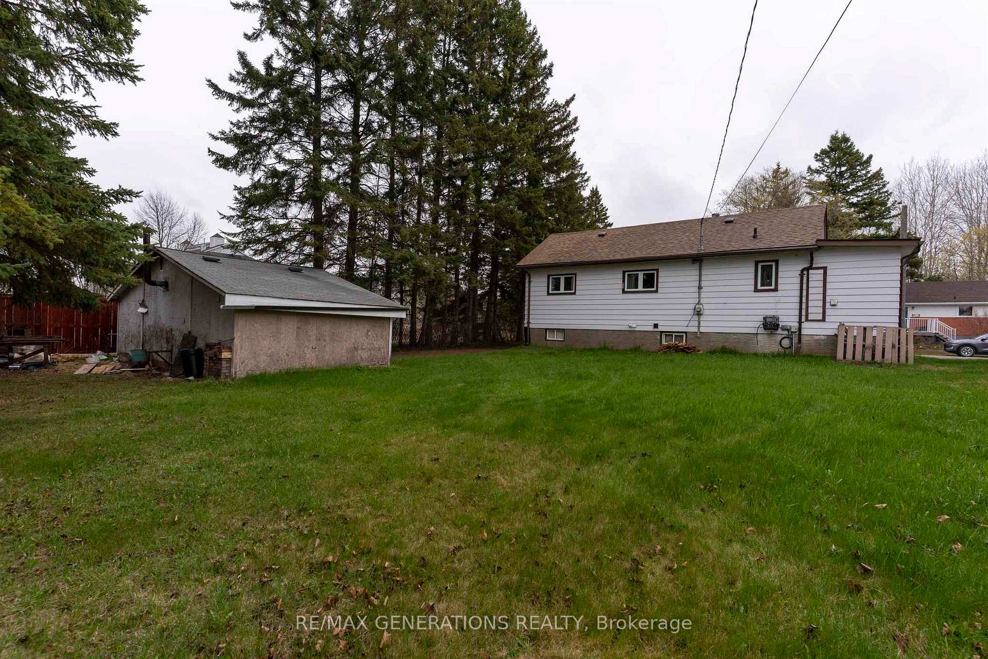 Photo 27 of 903 Centre Avenue, Thunder Bay, Westfort — HOMEH