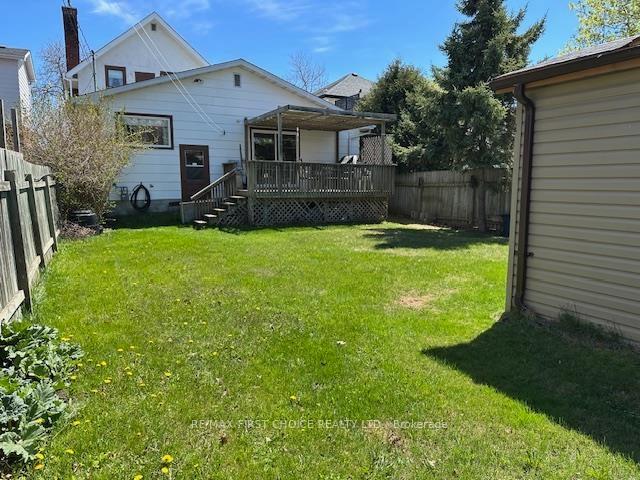 Photo 2 of 423 Catherine Street, Thunder Bay, Hyde Park — HOMEH