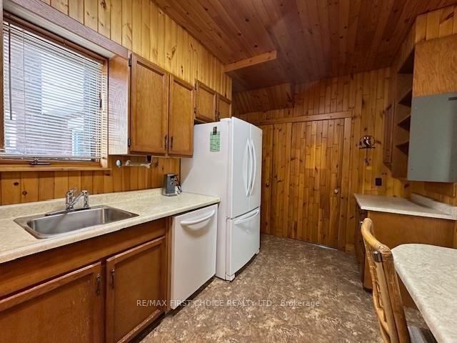 Photo 6 of 423 Catherine Street, Thunder Bay, Hyde Park — HOMEH