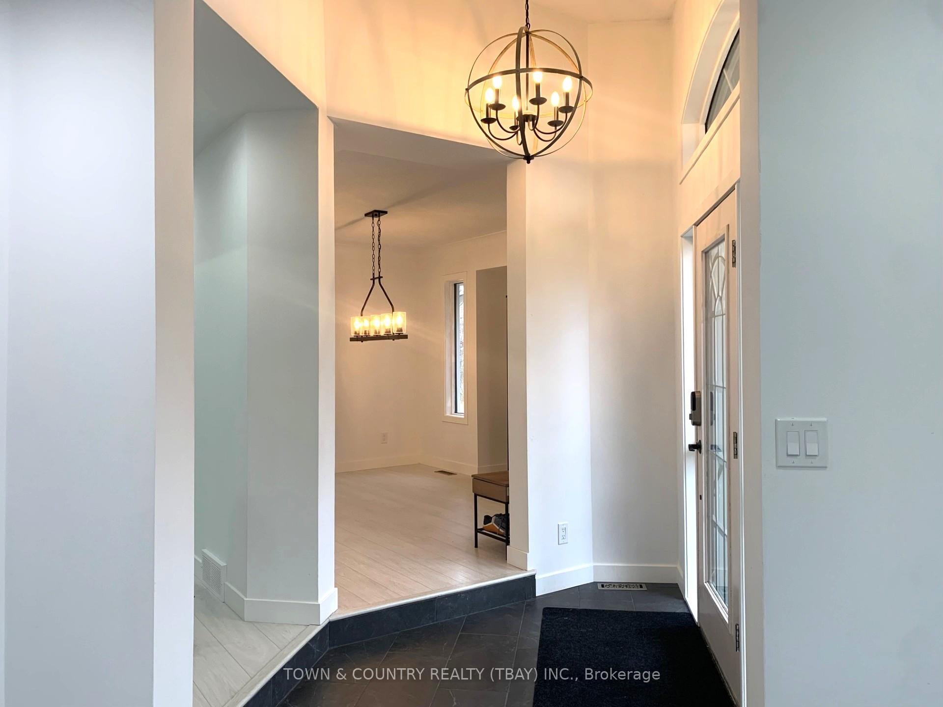 Photo 3 of 2152 Southcliff Place, Thunder Bay, Riverdale Road — HOMEH