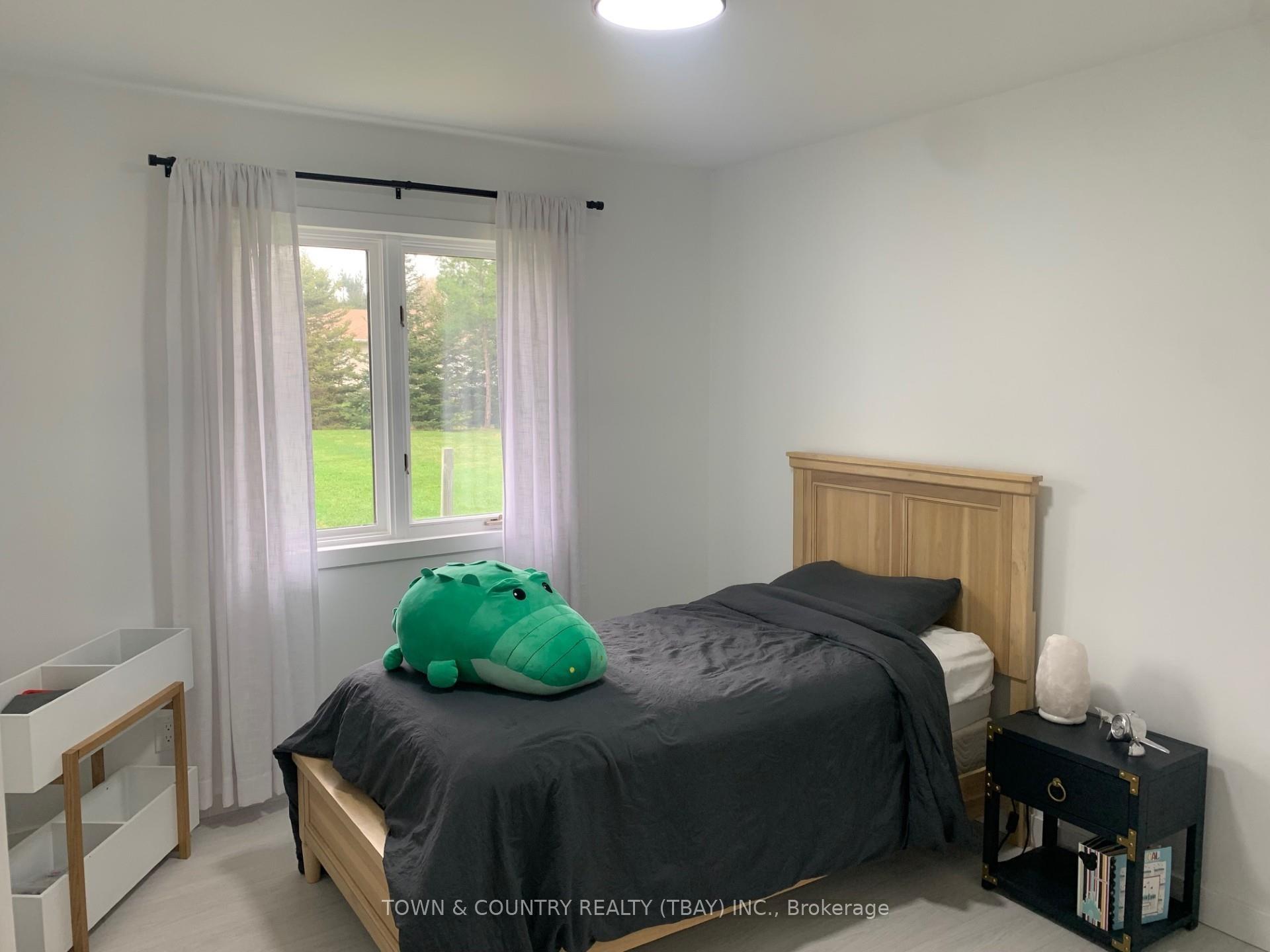 Photo 12 of 2152 Southcliff Place, Thunder Bay, Riverdale Road — HOMEH