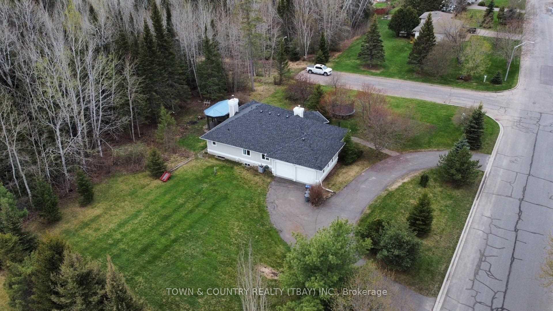 Photo 19 of 2152 Southcliff Place, Thunder Bay, Riverdale Road — HOMEH