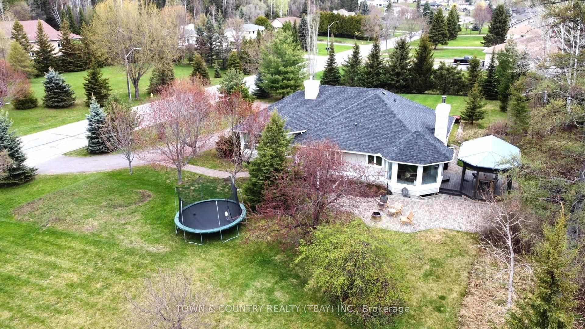 Photo 20 of 2152 Southcliff Place, Thunder Bay, Riverdale Road — HOMEH