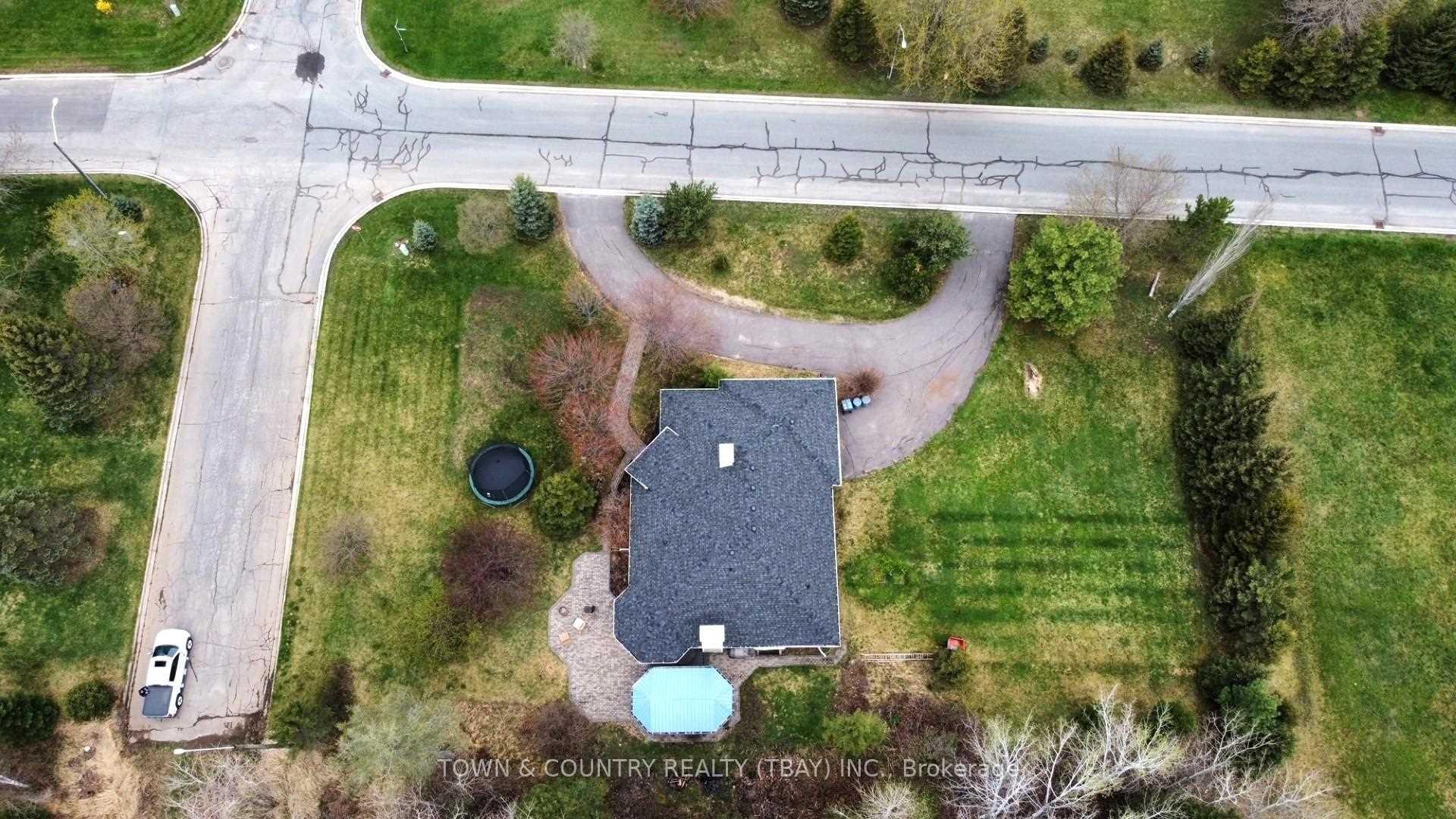 Photo 23 of 2152 Southcliff Place, Thunder Bay, Riverdale Road — HOMEH