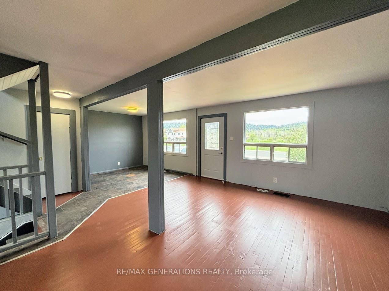 Photo 6 of 16 Ohsweken Road, Manitouwadge — HOMEH