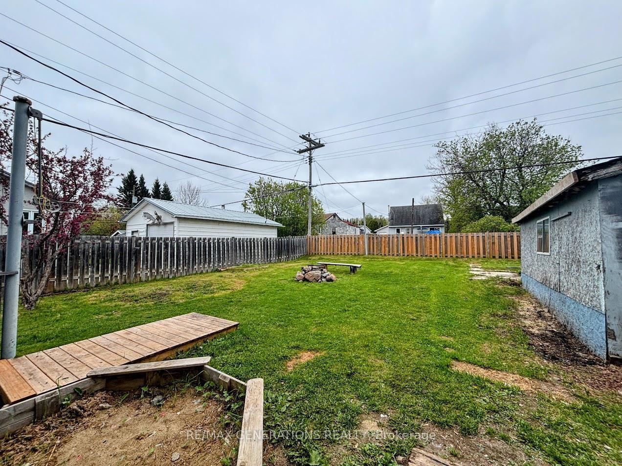 Photo 27 of 16 Ohsweken Road, Manitouwadge — HOMEH