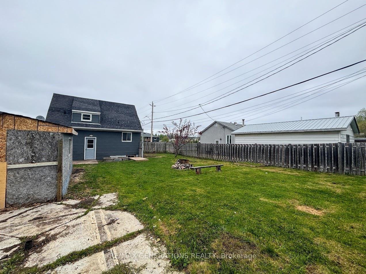 Photo 29 of 16 Ohsweken Road, Manitouwadge — HOMEH