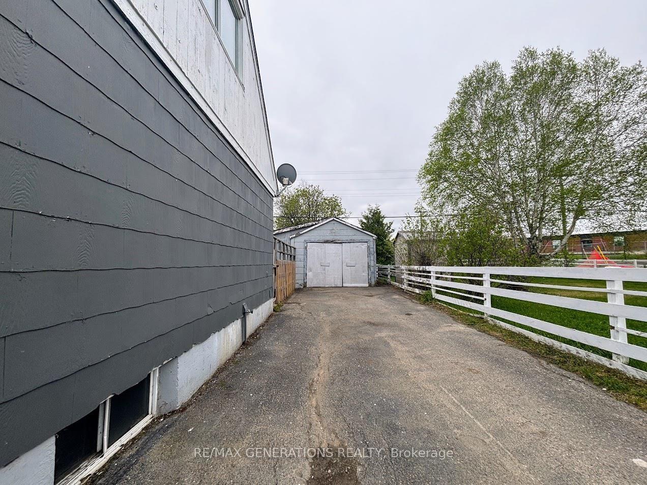 Photo 32 of 16 Ohsweken Road, Manitouwadge — HOMEH