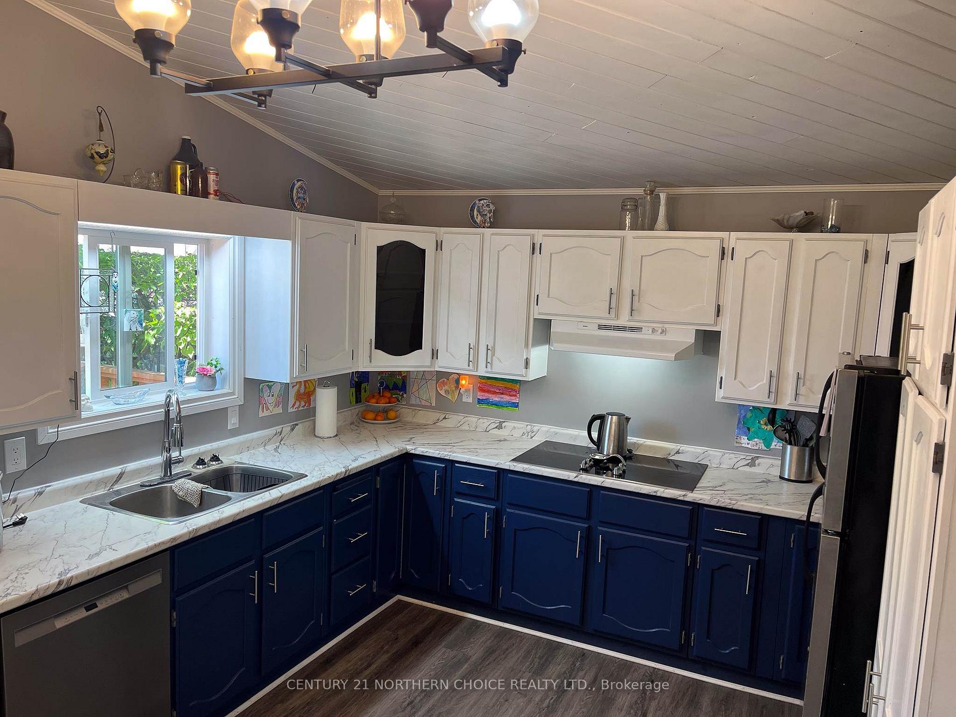Photo 2 of 612 Sixth Avenue S, Kenora, Lakeside — HOMEH