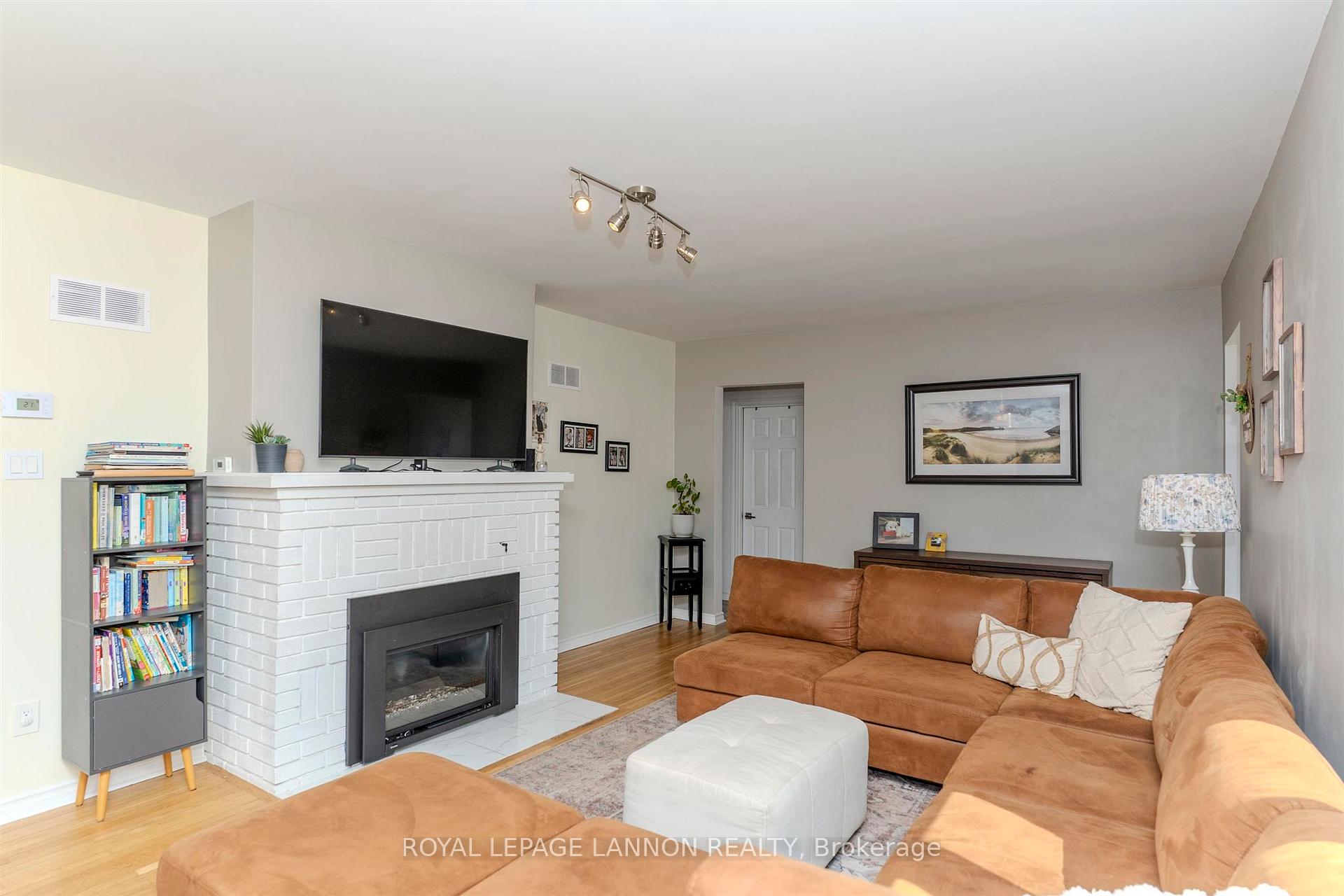 Photo 6 of 168 Hill Street S, Thunder Bay, Court / Cumberland — HOMEH