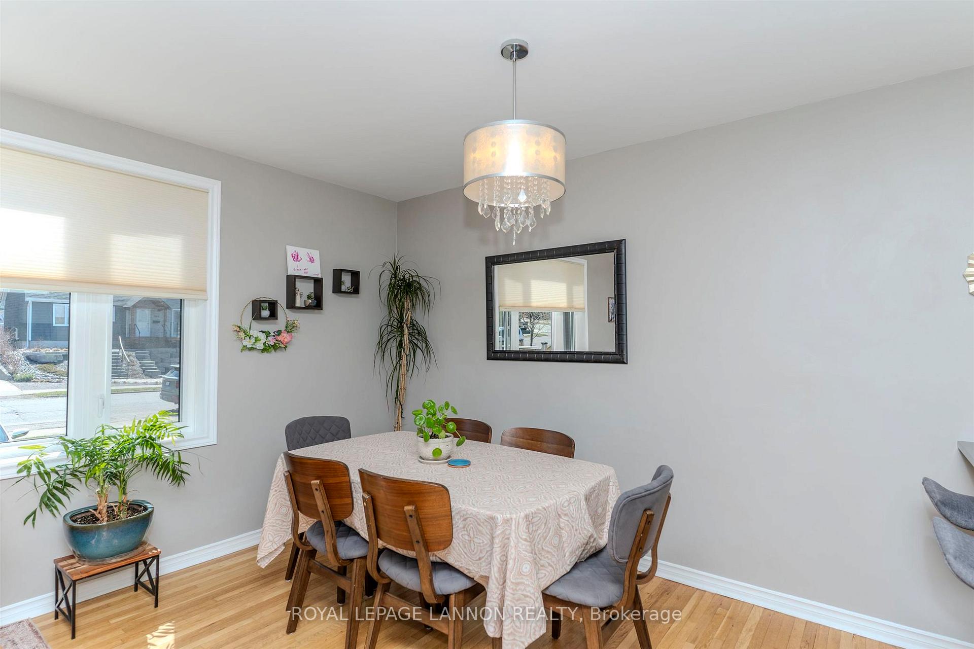 Photo 9 of 168 Hill Street S, Thunder Bay, Court / Cumberland — HOMEH