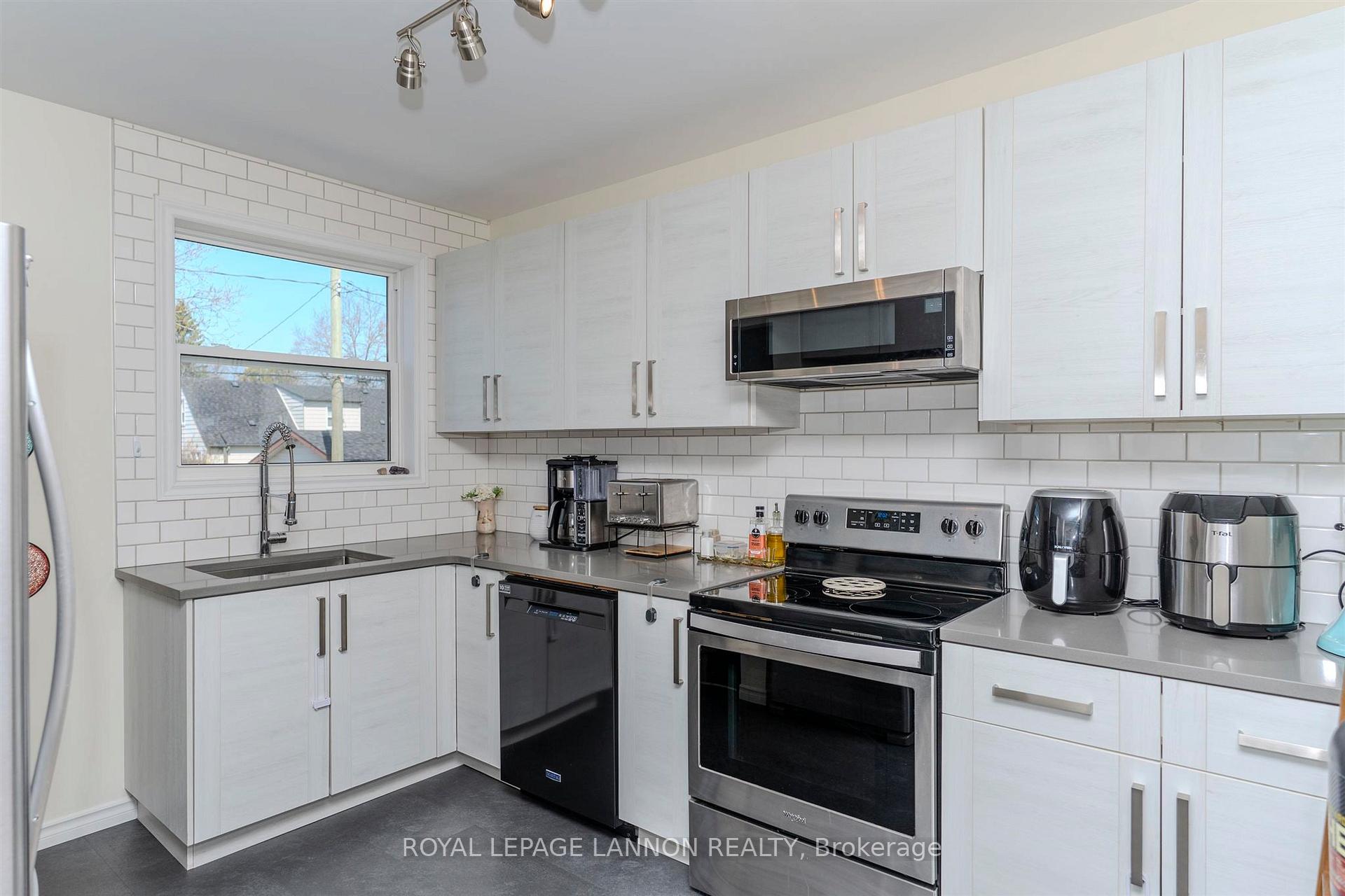 Photo 13 of 168 Hill Street S, Thunder Bay, Court / Cumberland — HOMEH