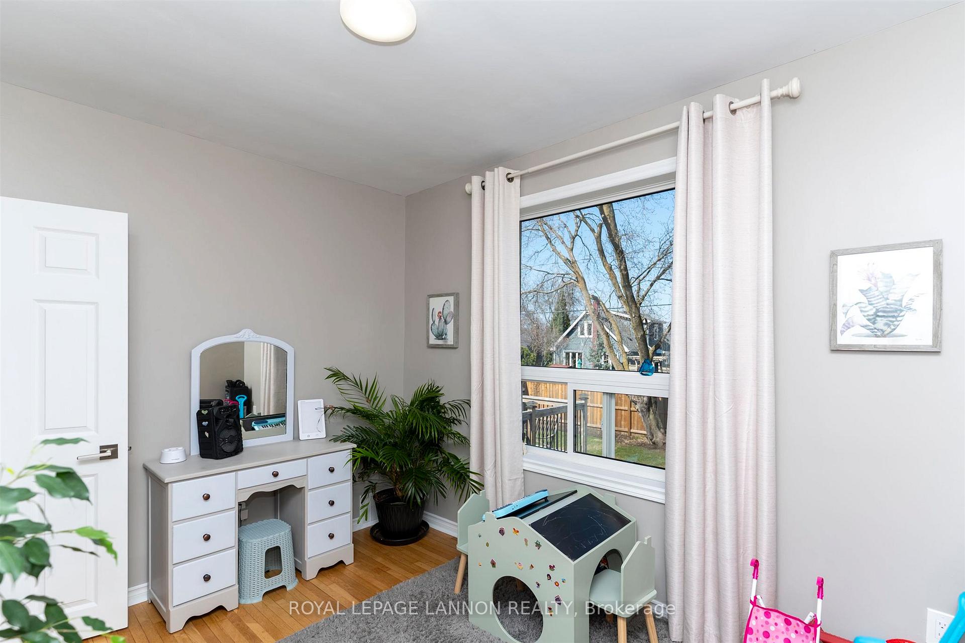 Photo 18 of 168 Hill Street S, Thunder Bay, Court / Cumberland — HOMEH