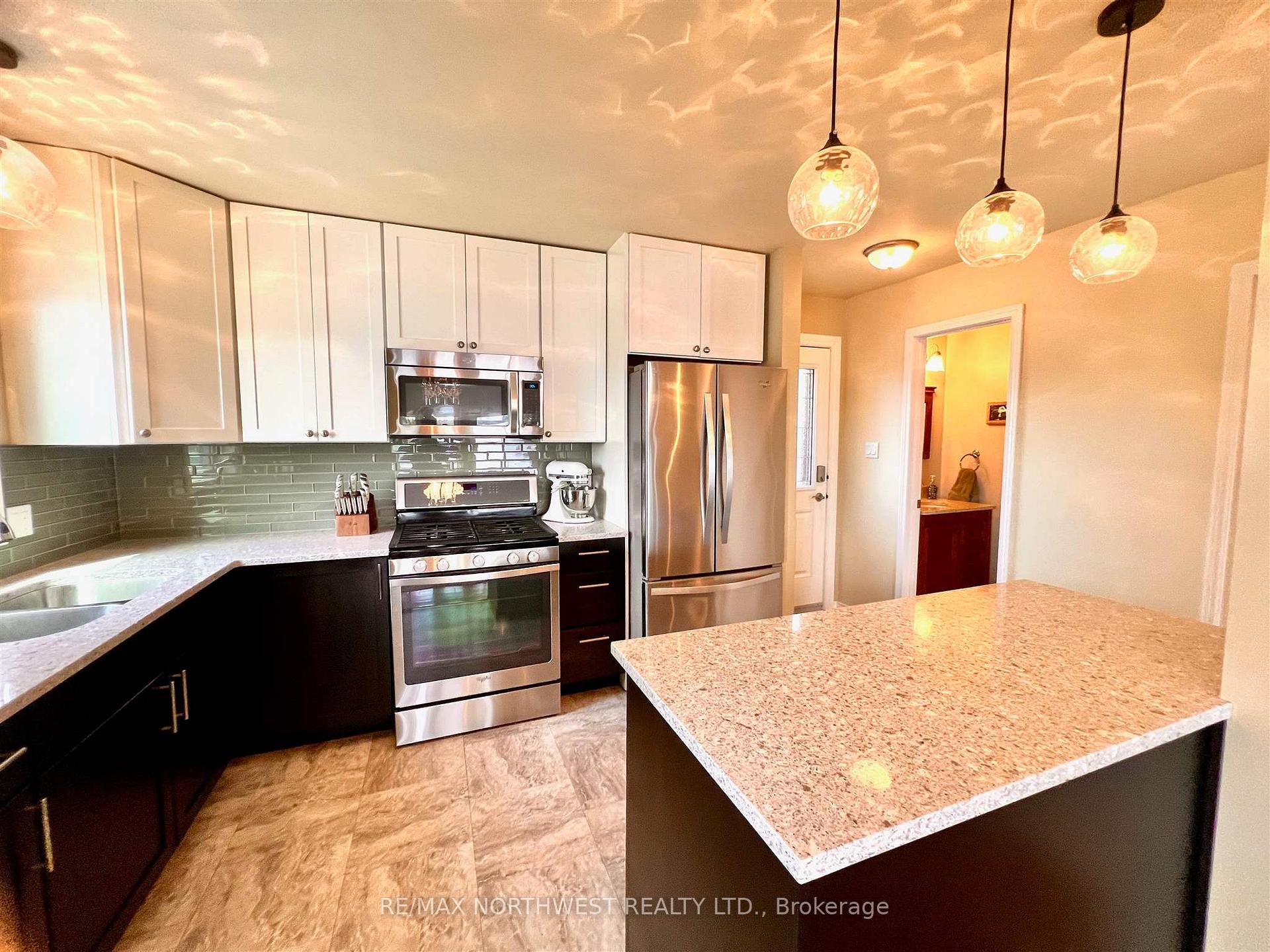 Photo 7 of Unit 4, 35 Nash Street, Kenora, Norman — HOMEH