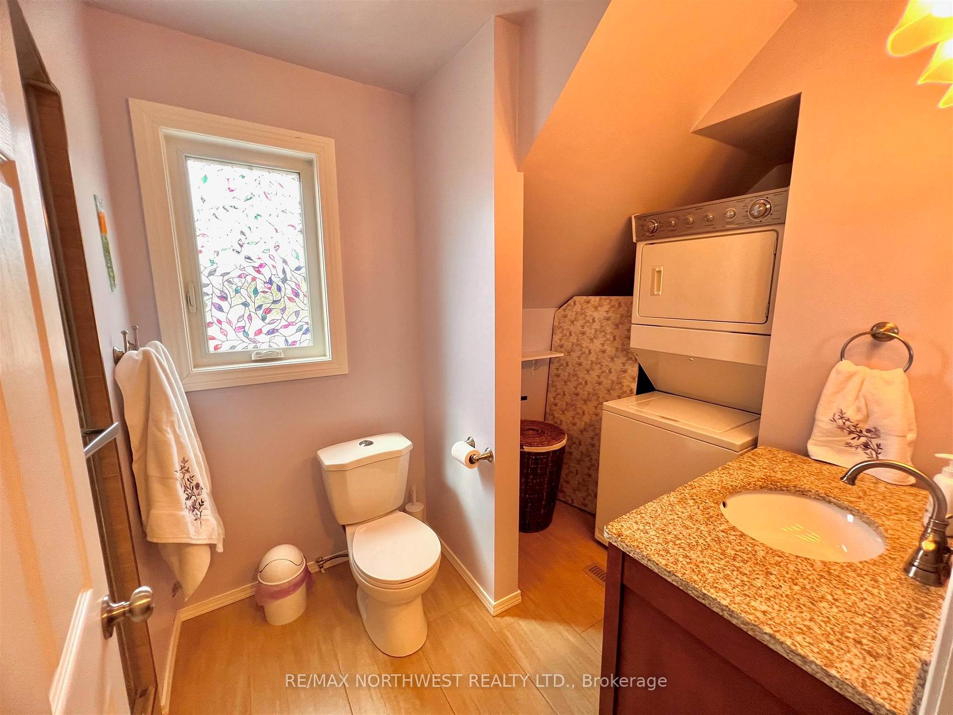 Photo 21 of Unit 4, 35 Nash Street, Kenora, Norman — HOMEH