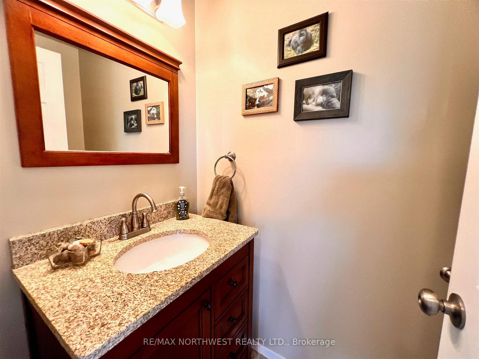Photo 23 of Unit 4, 35 Nash Street, Kenora, Norman — HOMEH