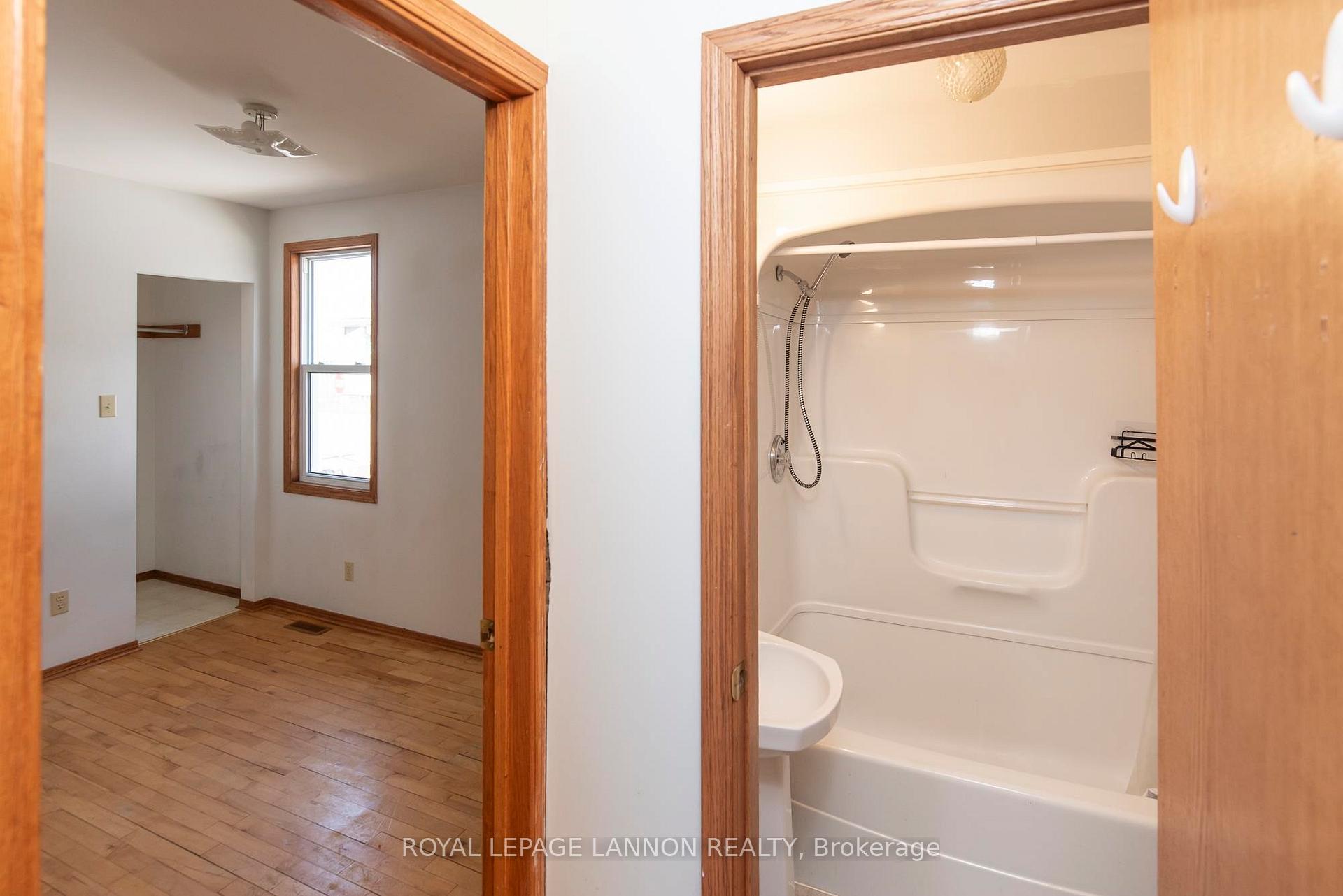 Photo 14 of 348 Archibald Street N, Thunder Bay, McKeller Park — HOMEH