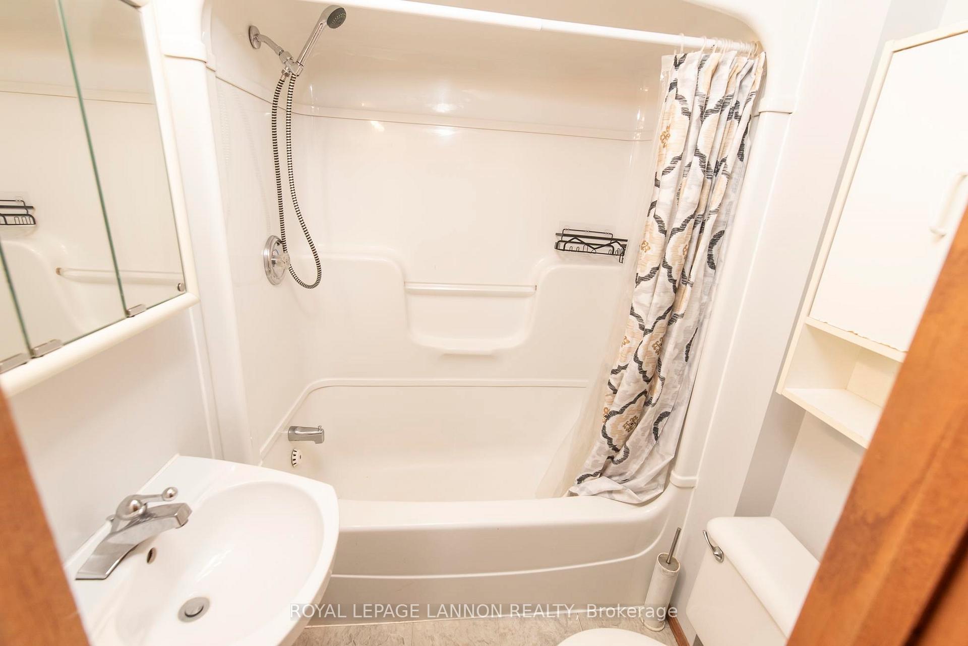 Photo 15 of 348 Archibald Street N, Thunder Bay, McKeller Park — HOMEH