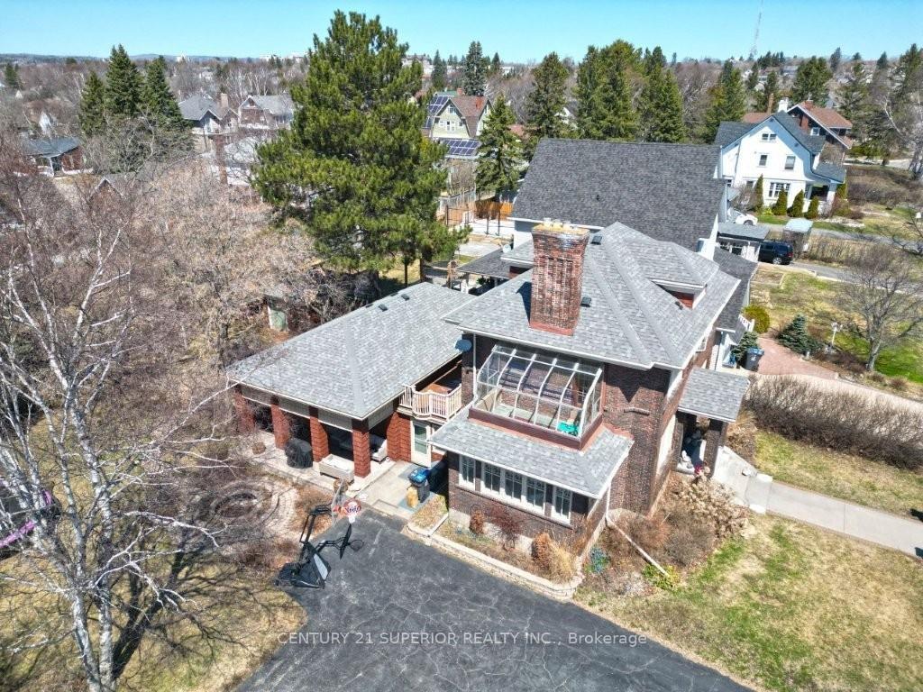 Photo 3 of 124 Summit Ave, Thunder Bay, Mariday Heights — HOMEH